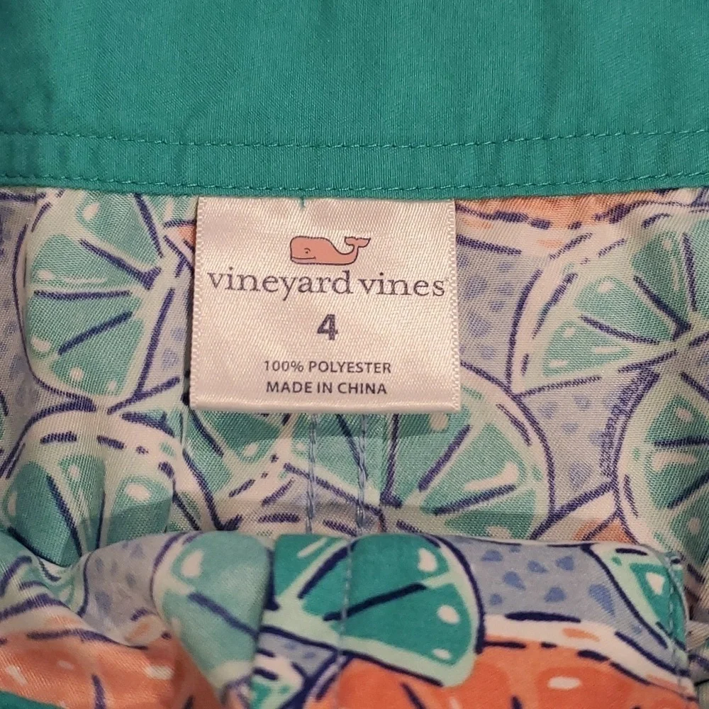 Vineyard Vines lime slice skirt size 4 (#20)